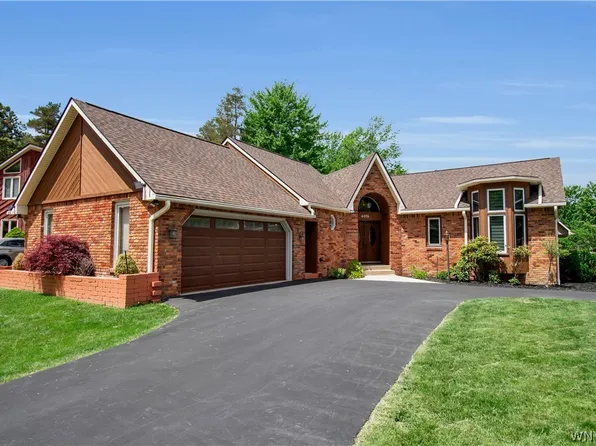 6076 Wellesley Cmn, East Amherst, NY 14051