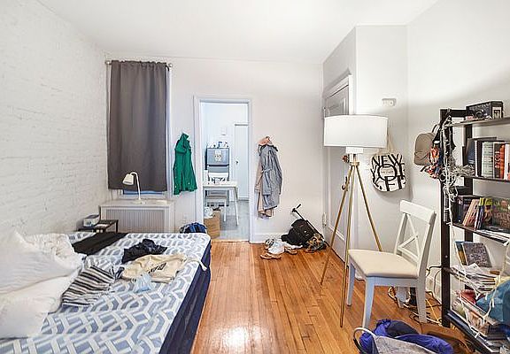 3rd image of 215 E 88th St APT 3D