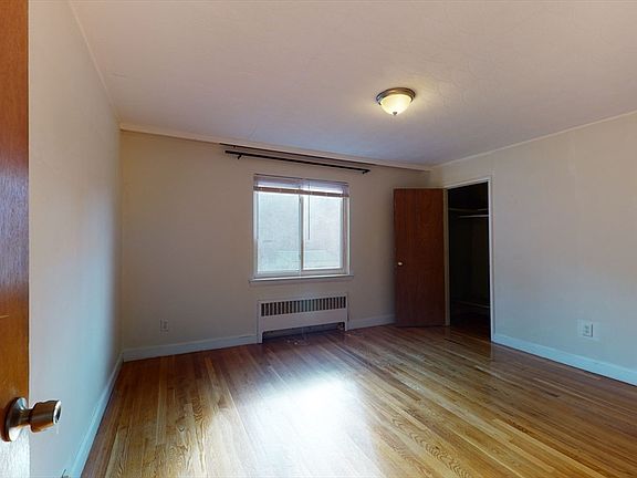 2nd image of 256 Corey Rd