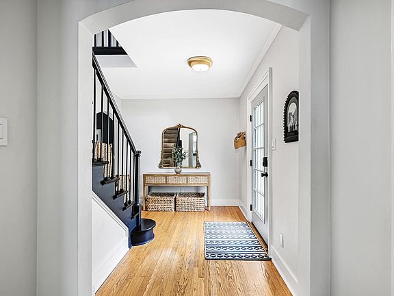 3rd image of 2665 N Harding BOULEVARD
