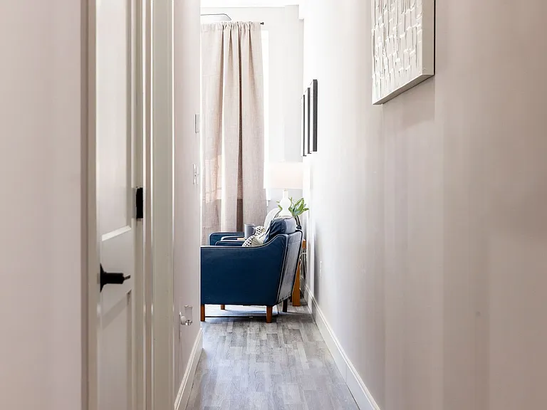 The Residence at 1555 Elm — Photo 18