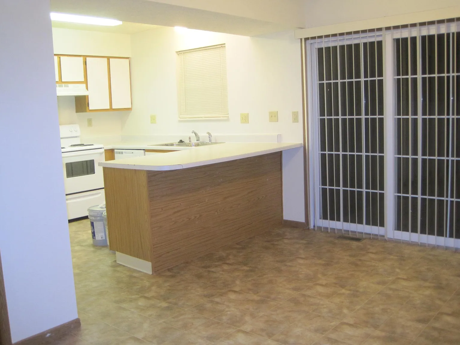 3 bed, 2.5 bath, 1344 sqft, $1,449 — Photo 3