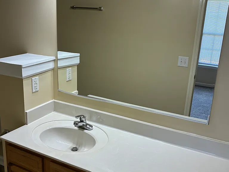 105 Parker Pl #105 — Photo 8