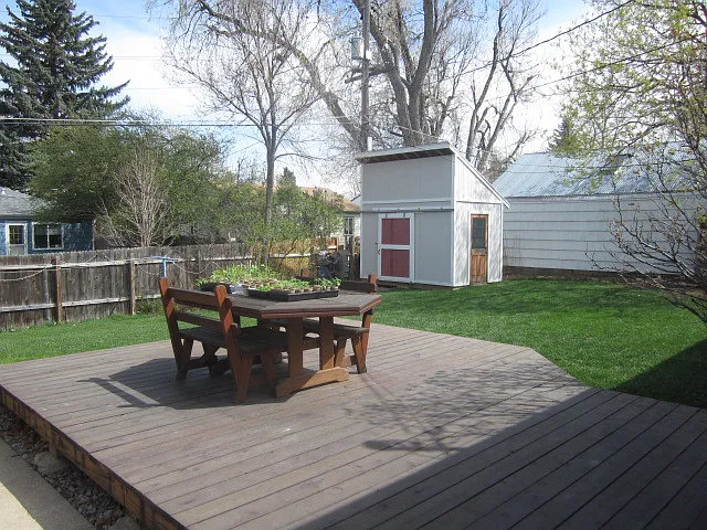 360 27th St — Photo 3