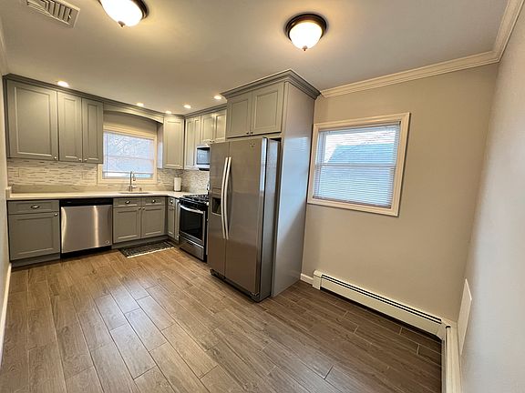 4th image of 74 Adams Ave Floor 2