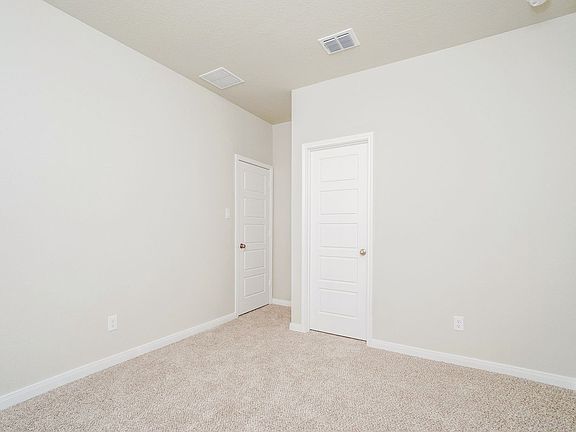 5th image of 293 Nespral Dr