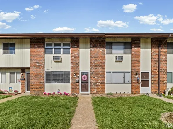 7451 Hazelcrest Dr, Hazelwood, MO 63042