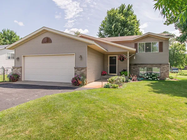 222 Barracuda Ave NE, Avon, MN 56310