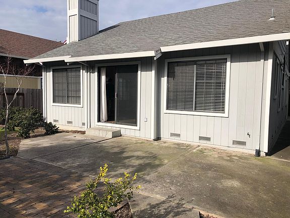 5th image of 921 Maria Dr