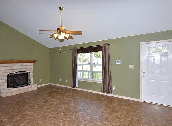 3rd image of 139 Kaeleku Ln