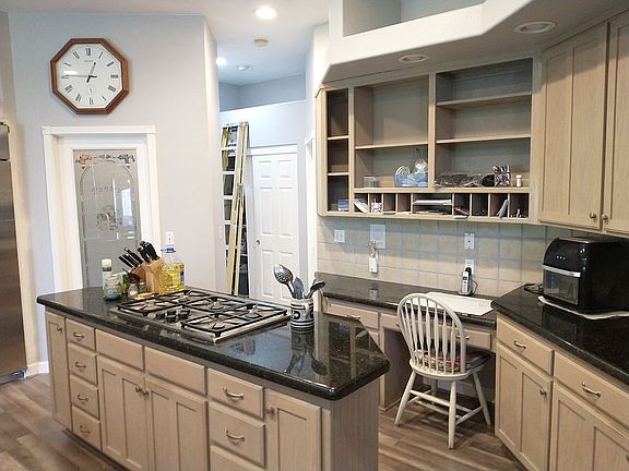 Kitchen with two islands