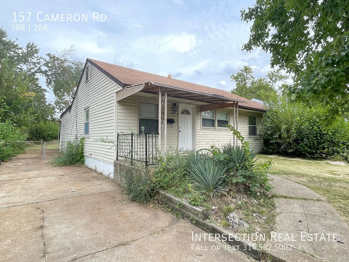 Section 8 Accepted - 5 Bedroom/2Bath Home is Move-In Ready — Photo 2