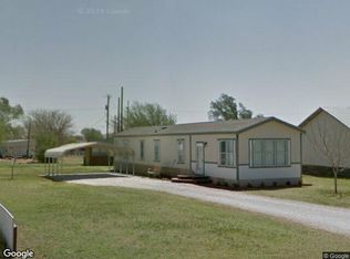302 NE 3rd St, Seminole, TX 79360