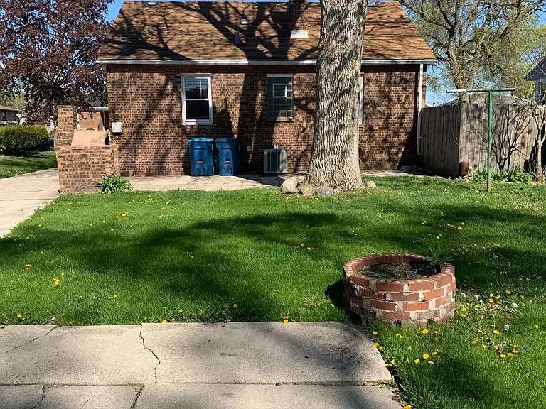 1312 Gordon Ave — Photo 2