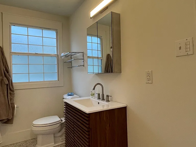 3326 Robert St — Photo 12