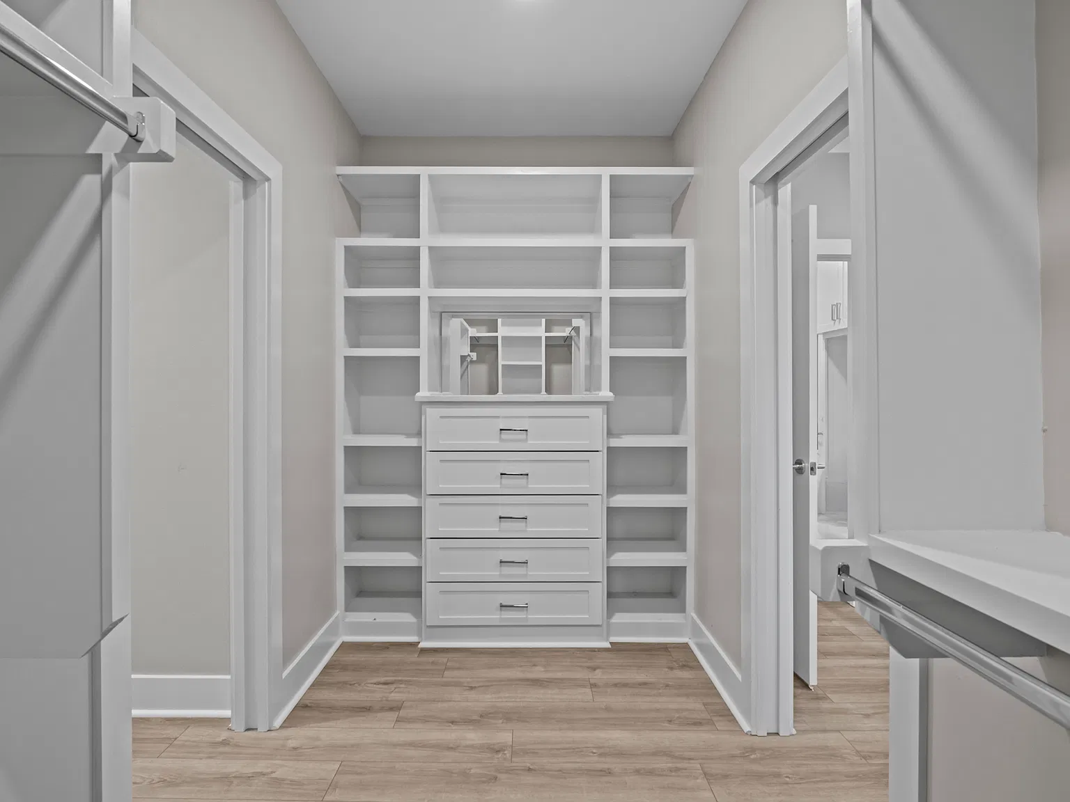 4 bed, 3400 sqft, $3,400 — Photo 3