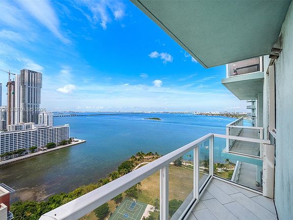 4th image of 1900 N Bayshore Dr APT 2512