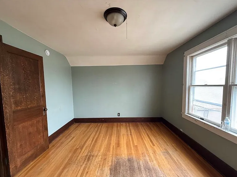 733 Lasalle Ave #1 — Photo 2