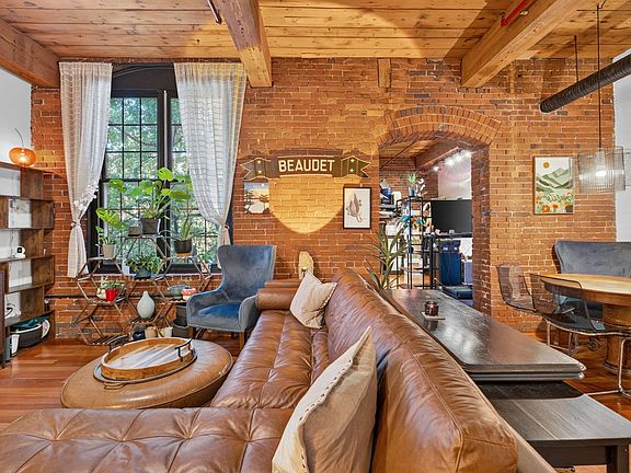4th image of 471 Silver Street #205
