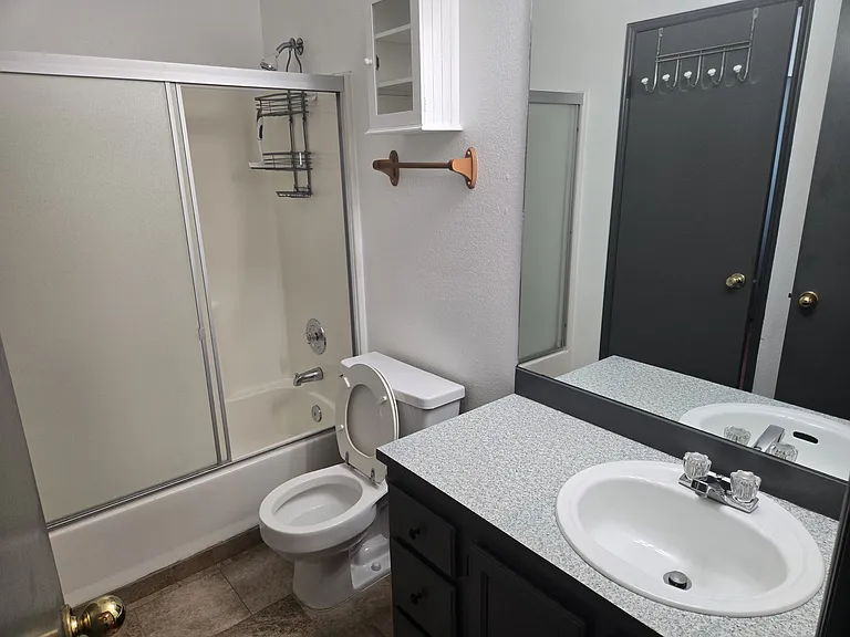 801 S 22nd Pl #A — Photo 8