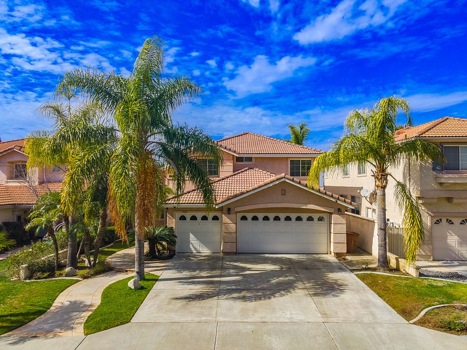1st image of 7563 E Moonridge Ln
