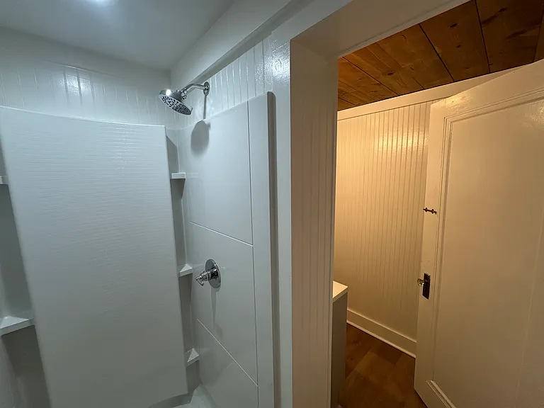 6423 S Claiborne Ave — Photo 12