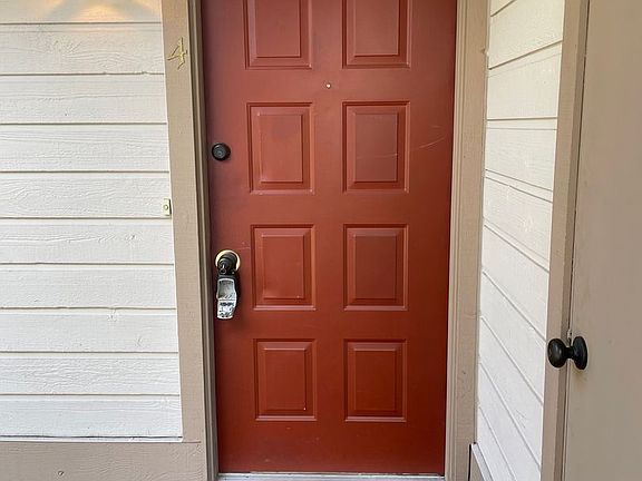 2nd image of 10155 NE 137th Pl #7