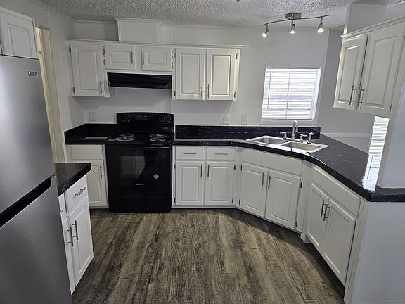 3rd image of 3010 Gulfstream Ln #49