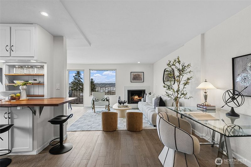 2nd image of 4511 Greenwood Avenue N #4