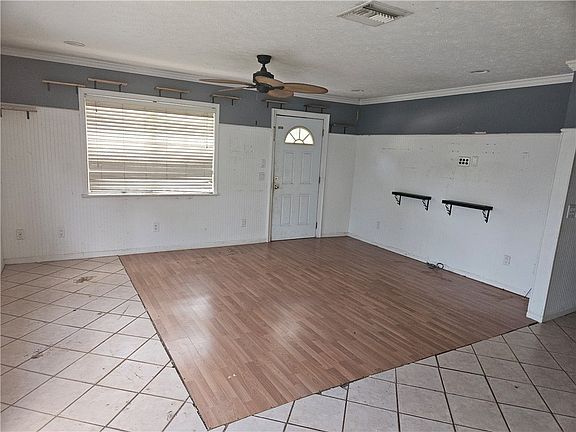 5th image of 8115 105th Ave