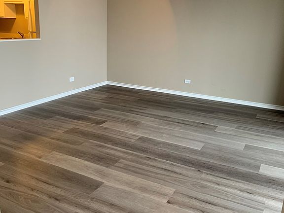 5th image of 10 E Ontario St APT 3307