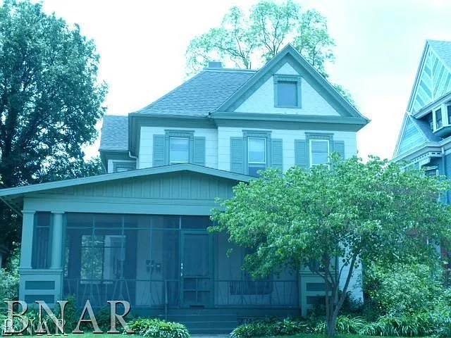 703 E Grove St photo 1