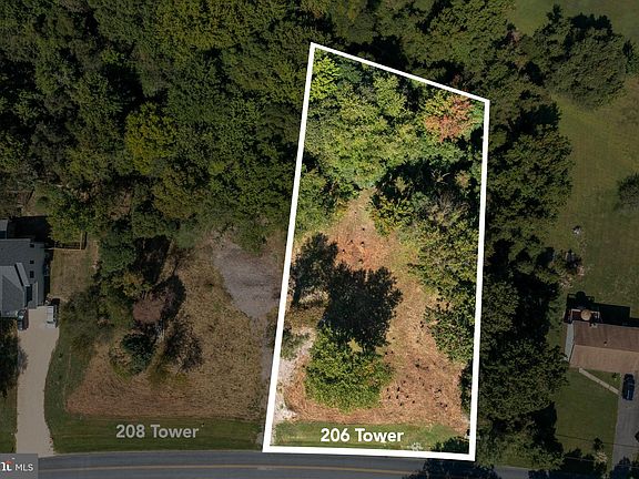 4th image of 206 Tower Dr