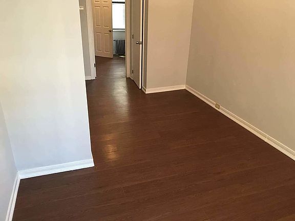 2nd image of 514 39th St APT 1R
