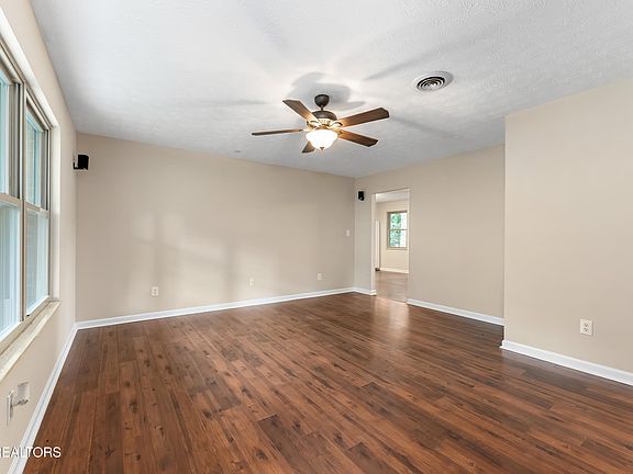 5th image of 11318 Snyder Rd