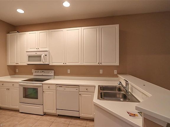 4th image of 10300 Olivewood Way Unit 71