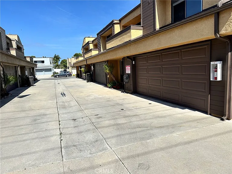 16592 Jib Cir #B — Photo 1