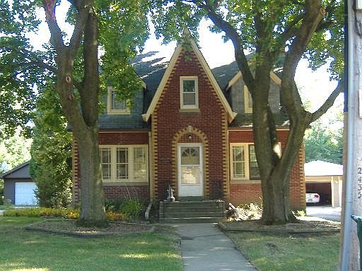 1st image of 2435 Birchwood Ln