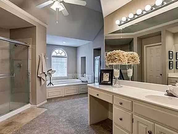 4th image of 205 NE Misty Meadow Dr