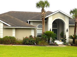 5621 Champions Dr, Pace, FL 32571