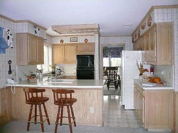4th image of 650 Meadowcrest Dr