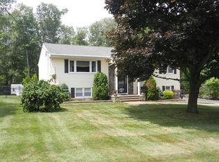 129 Overlook Dr, Mahopac, NY 10541