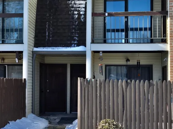 23 Lancaster Est, Mount Joy, PA 17552