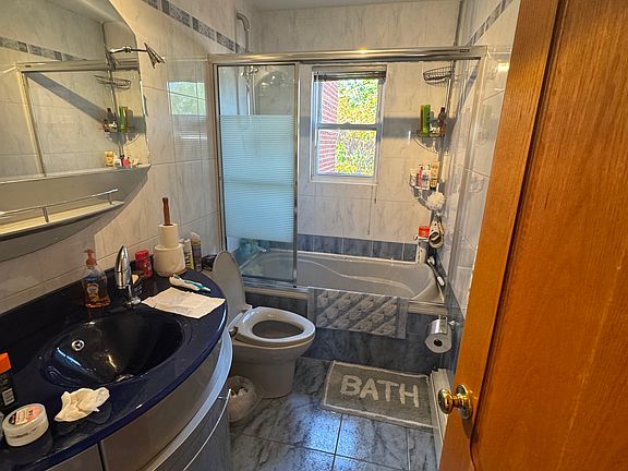 5th image of 2746 E 22nd St Floor 1