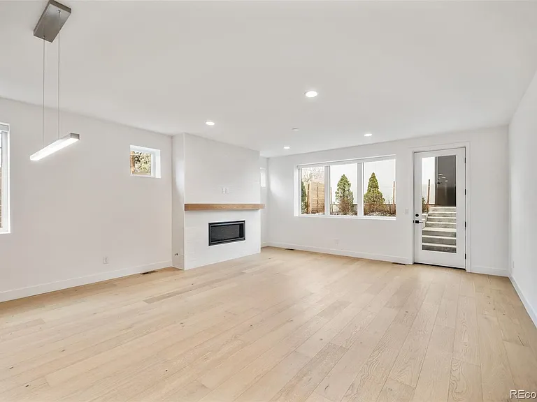 290 Monroe St — Photo 19