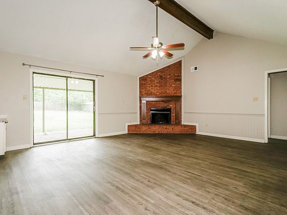 4th image of 1031 Dove Hollow Dr