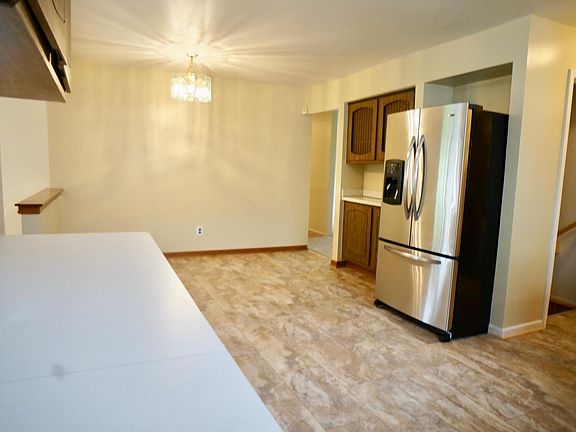 3rd image of 4729 Forest Ln