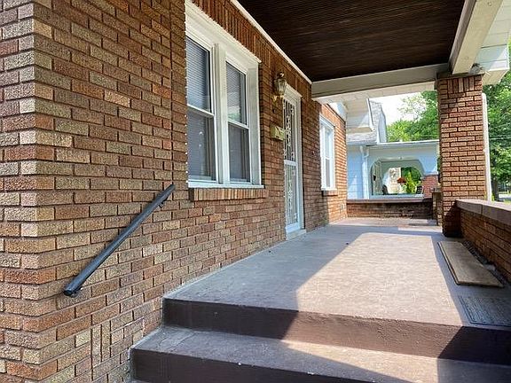 5th image of 225 Monterey Ave