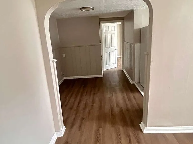 2334 Kemper Ln — Photo 32