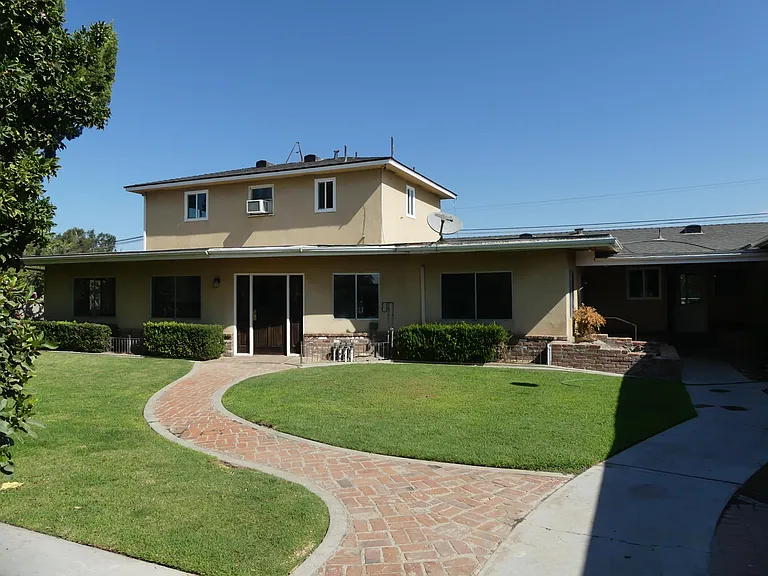12115 S Temperance Ave — Photo 1